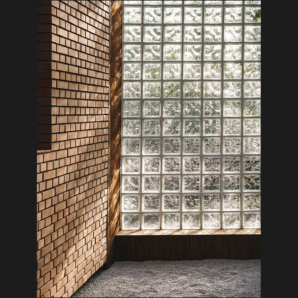 Hollow-glass-bricks-partition